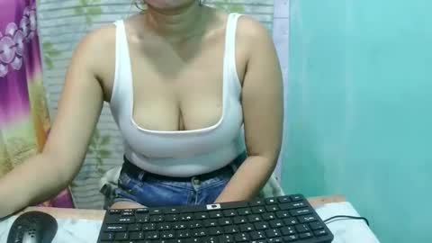 Snapshot of kinky_asianbabe chatting on 02-17-26, 10:45 Rose online show from 02-17-26, 10:45
