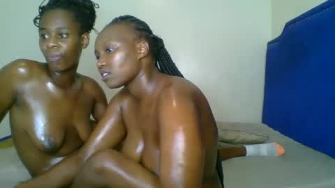 Snapshot of kinky_roey chatting on 02-22-25, 04:40 kinky_roey online show from 02-22-25, 04:40