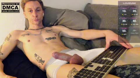 Snapshot of kinky_spidey chatting on 01-20-25, 01:18 kinky_spidey online show from 01-20-25, 01:18