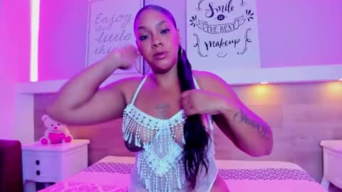 Snapshot of kinky_thifanny chatting on 03-03-26, 11:38 Thifanny online show from 03-03-26, 11:38