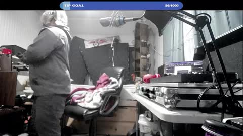 Snapshot of kinkybiguy14 chatting on 09-16-25, 12:44 Kinky Cassie online show from 09-16-25, 12:44