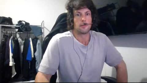 Snapshot of kinkybinerd chatting on 12-21-24, 04:57 Horny Bloomy online show from 12-21-24, 04:57