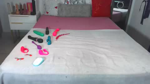 Snapshot of kinkybunz chatting on 11-19-25, 02:00 KinyBunz online show from 11-19-25, 02:00