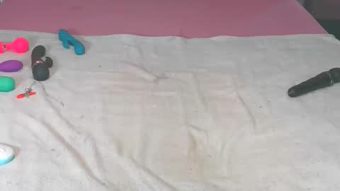 Snapshot of kinkybunz chatting on 12-04-25, 11:52 KinyBunz online show from 12-04-25, 11:52