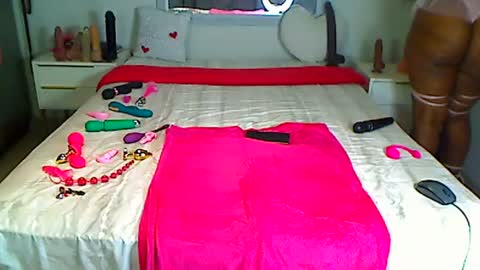 KinyBunz online show from 06-20-26, 02:47