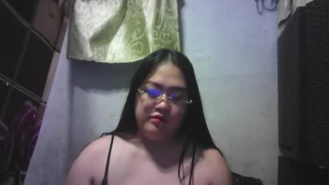 Snapshot of kinkyhotcumm chatting on 12-18-24, 09:25 KAREN online show from 12-18-24, 09:25
