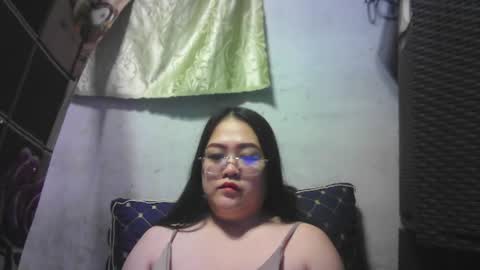 Snapshot of kinkyhotcumm chatting on 12-19-24, 03:30 KAREN online show from 12-19-24, 03:30