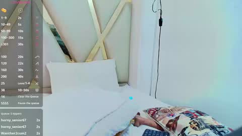 Snapshot of kinkyhousewifee_ chatting on 01-06-25, 10:26 MISS RYN online show from 01-06-25, 10:26
