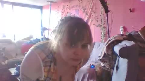 Snapshot of kinkyivy99 chatting on 03-29-26, 08:09 kinkyivy99 online show from 03-29-26, 08:09