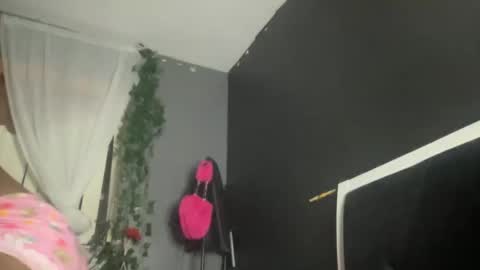 Bunniii online show from 12-21-24, 10:06