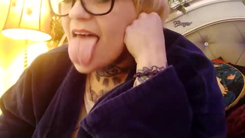 Snapshot of kinkypinkyplay2 chatting on 01-18-26, 05:28 Kinky Pinky online show from 01-18-26, 05:28