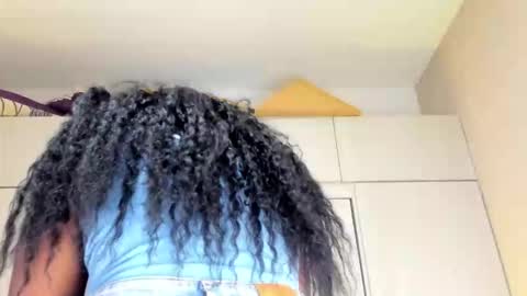 Snapshot of kiomarabaker chatting on 11-21-25, 11:53 M A R A online show from 11-21-25, 11:53