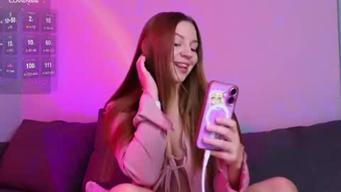 Snapshot of kira_briis chatting on 07-06-26, 07:05 Kira Briis online show from 07-06-26, 07:05