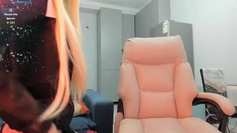 Snapshot of kira_dream17 chatting on 04-18-26, 02:43 Kira online show from 04-18-26, 02:43