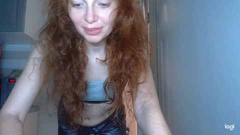 Snapshot of kira_foxy_ chatting on 12-03-24, 02:27 Kira online show from 12-03-24, 02:27