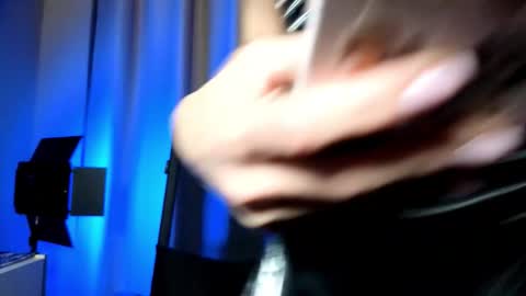 Kira and friends online show from 09-30-25, 07:08