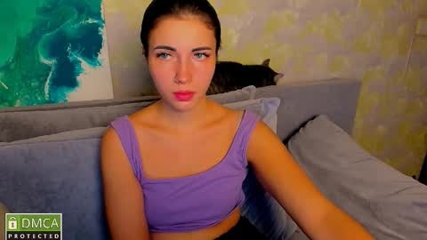 Snapshot of kira_moon_1 chatting on 10-29-25, 07:59 Kira online show from 10-29-25, 07:59