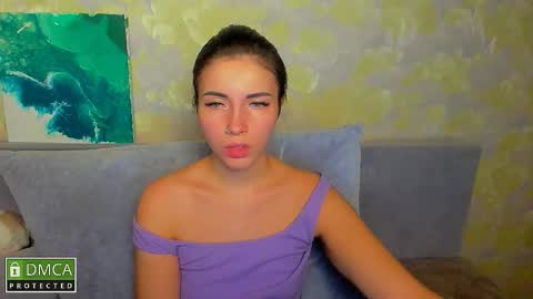 Snapshot of kira_moon_1 chatting on 11-08-25, 10:19 Kira online show from 11-08-25, 10:19