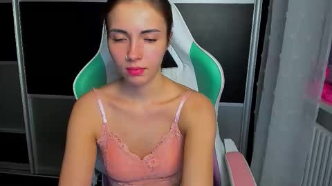 Snapshot of kira_moon_1 chatting on 01-10-26, 07:26 Kira online show from 01-10-26, 07:26