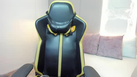 K I R A online show from 04-22-26, 11:01