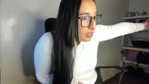kira stormm58 online show from 06-10-26, 12:22