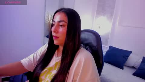 K I R A  online show from 05-27-26, 12:57