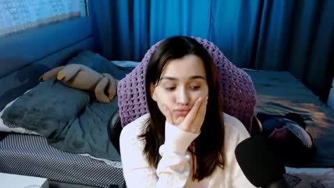 Kira  follow me  online show from 02-06-25, 03:48