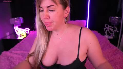 Kira online show from 03-02-25, 04:17