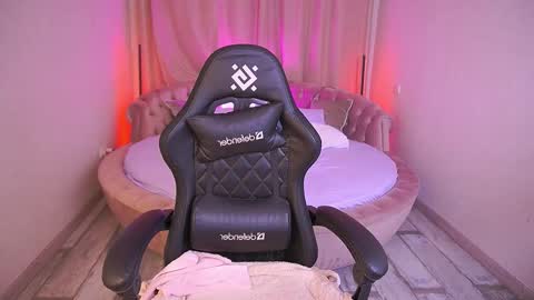 Kira online show from 09-28-25, 10:48