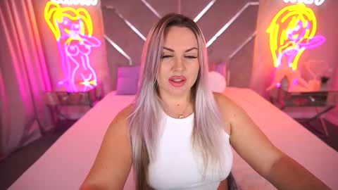 Kira online show from 10-28-25, 10:45