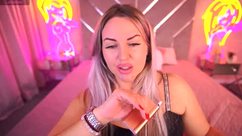 Kira online show from 11-07-25, 12:43