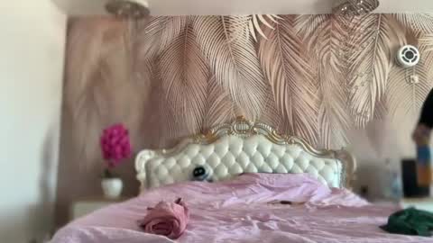 KiraDivine online show from 04-25-26, 12:19