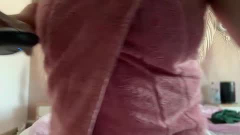 KiraDivine online show from 04-25-26, 01:41