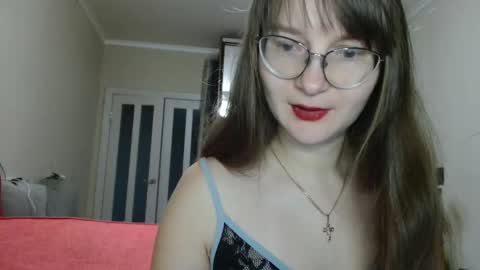 KiraGoldens online show from 11-10-25, 06:23