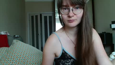 KiraGoldens online show from 05-31-26, 06:53