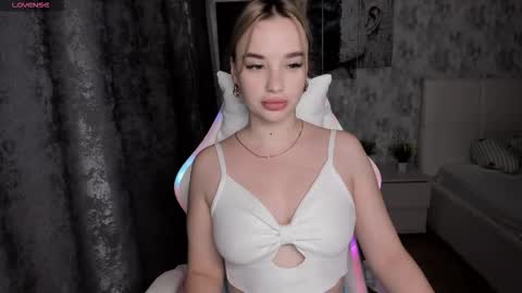 kirakrox online show from 10-18-25, 07:25