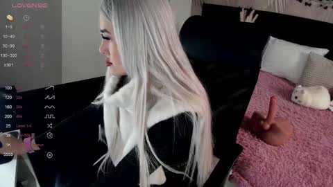 Kira online show from 11-29-25, 01:52