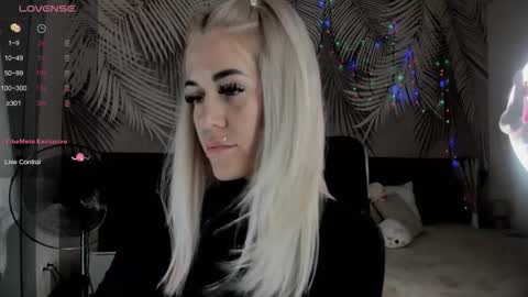 Kira online show from 03-11-26, 08:53