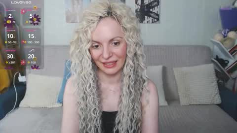 Snapshot of kiramartins_cat chatting on 11-25-25, 05:57 kiramartins cat online show from 11-25-25, 05:57