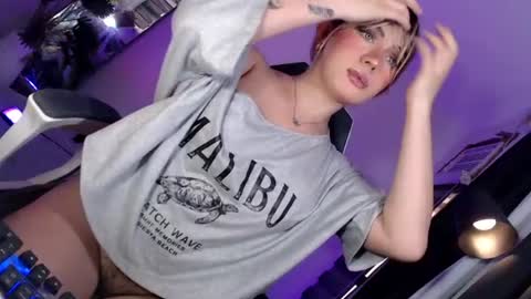 Snapshot of kiramillerxx chatting on 06-25-26, 02:11 Its your girl KIRA online show from 06-25-26, 02:11