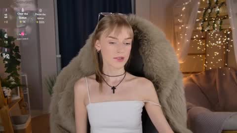 Kira online show from 04-10-26, 11:53