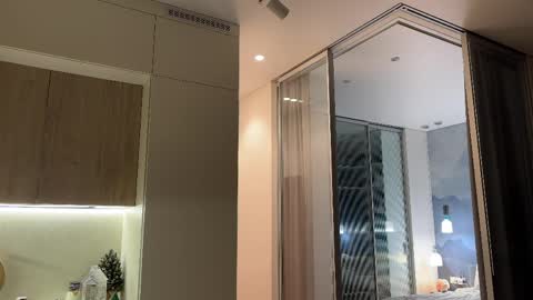 Kira online show from 04-03-26, 05:44