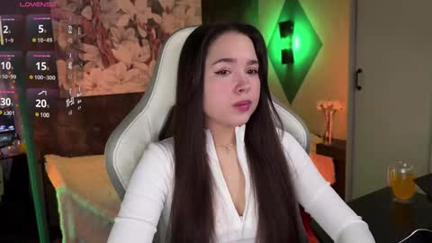 Snapshot of kirarasay chatting on 02-11-25, 07:54 Kira online show from 02-11-25, 07:54