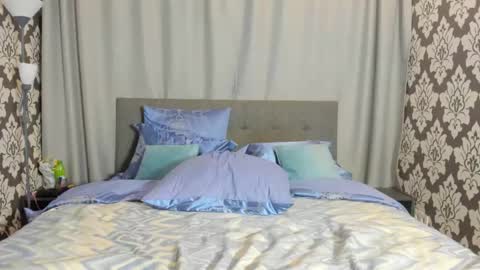 Kira online show from 09-17-25, 03:46