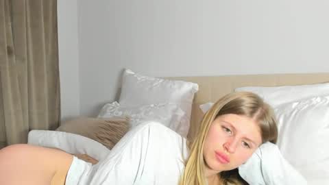 Kira online show from 04-24-26, 08:22