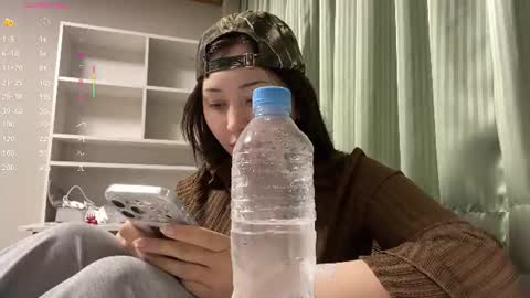 Snapshot of kirstenponzo chatting on 06-17-26, 09:34 Lin online show from 06-17-26, 09:34