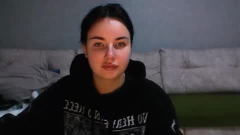 Kira online show from 10-31-25, 07:26