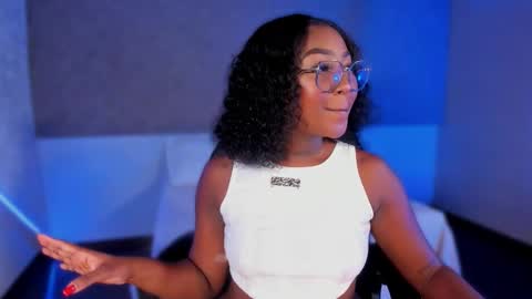 kishalove_ online show from 11-11-25, 10:37