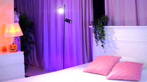 Kiss Jess online show from 11-05-25, 04:29