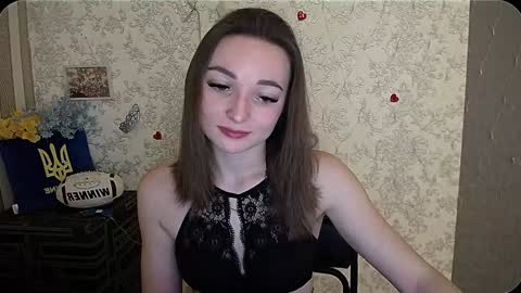 Snapshot of kiss_shy chatting on 12-17-24, 06:24 Valeria online show from 12-17-24, 06:24